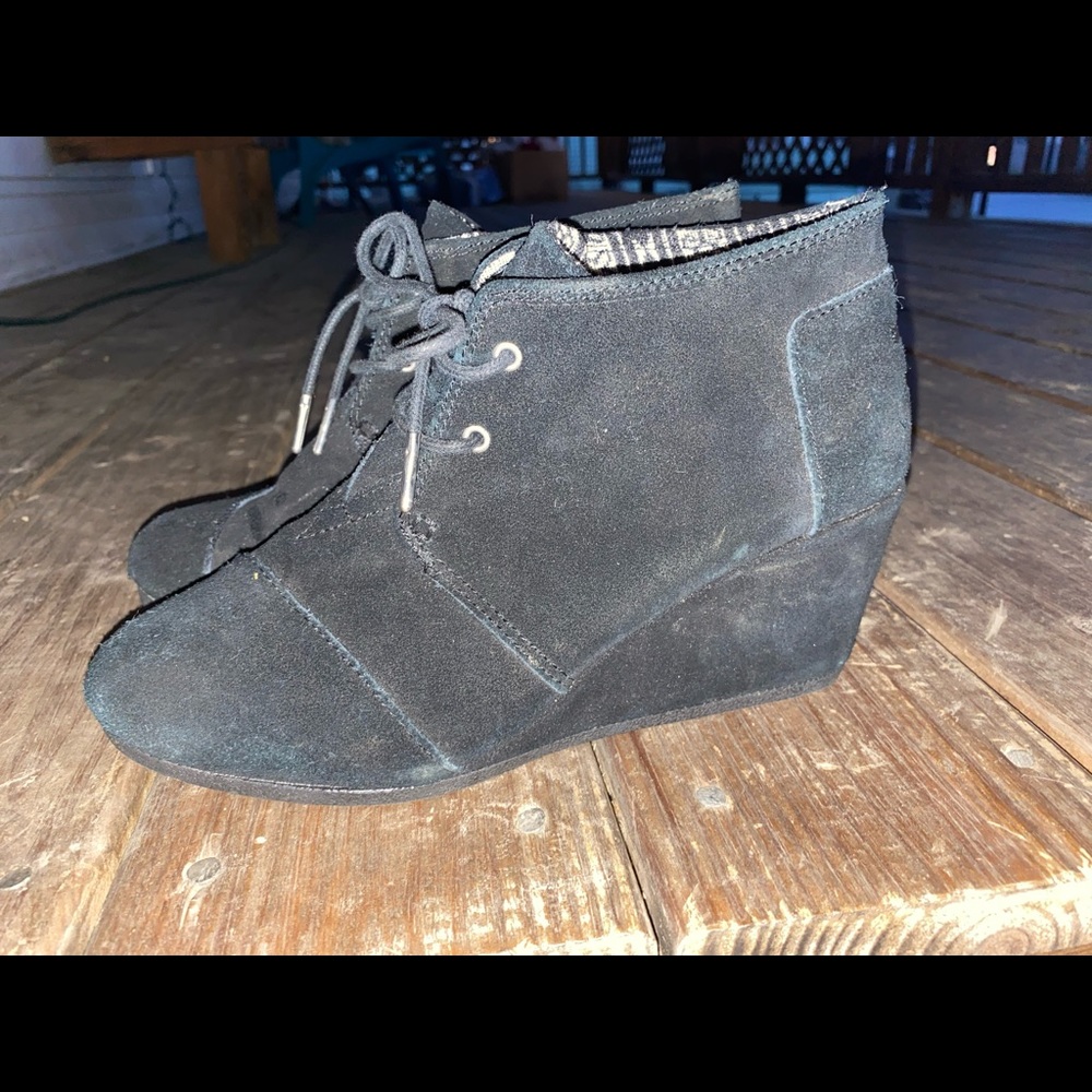 Size 10 TOMS wedges